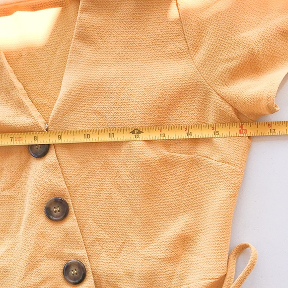 HIATUS BUTTON CROSSED FLOWY TOP - Picture 7 of 8